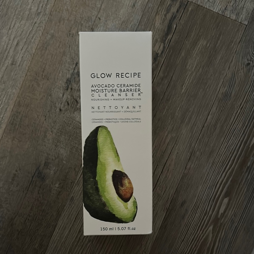 Glow Recipe Avocado Ceramide Cleanser with Green Design